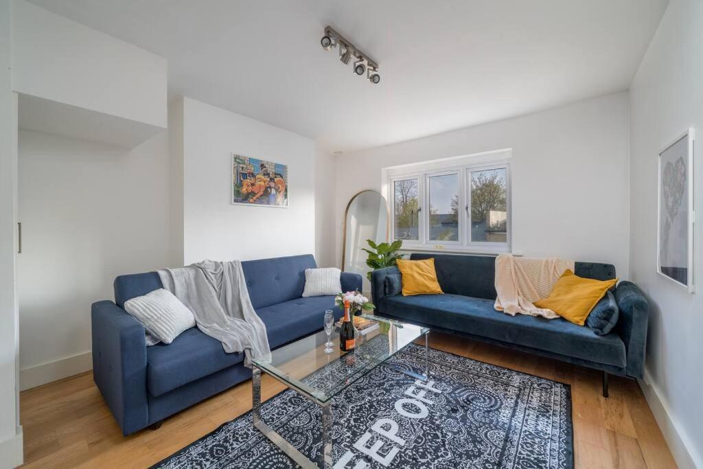 New 4bd Stylish With Amazing Transport Apartament Londra